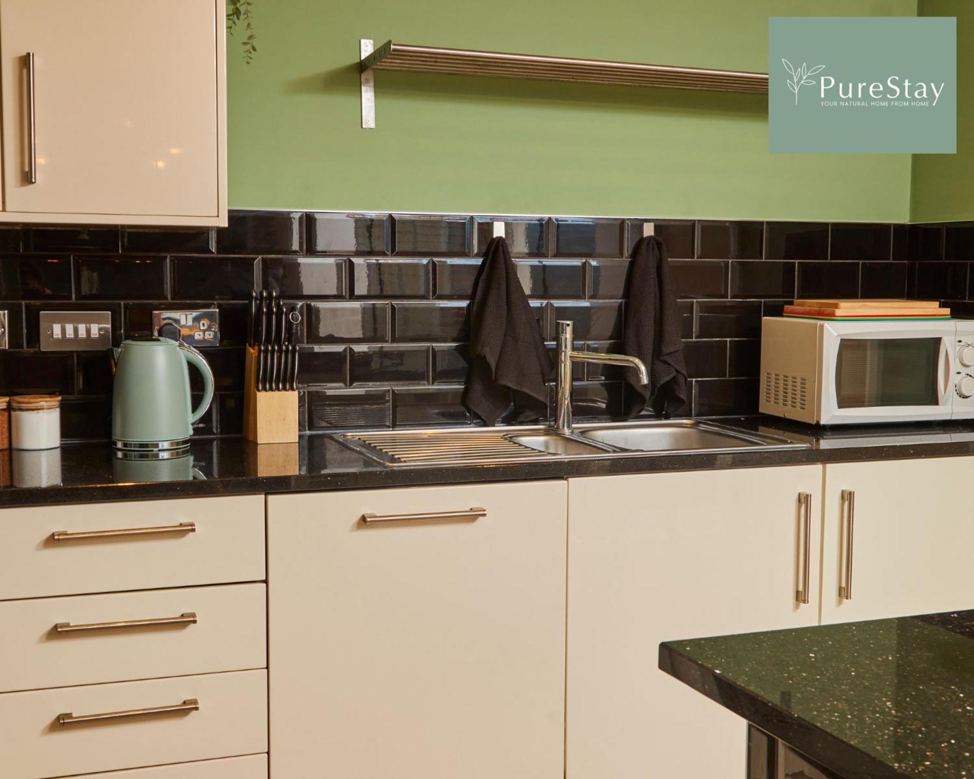 Superb House Manchester Near Etihad With Free Parking Sleeps 8 Екстер'єр фото