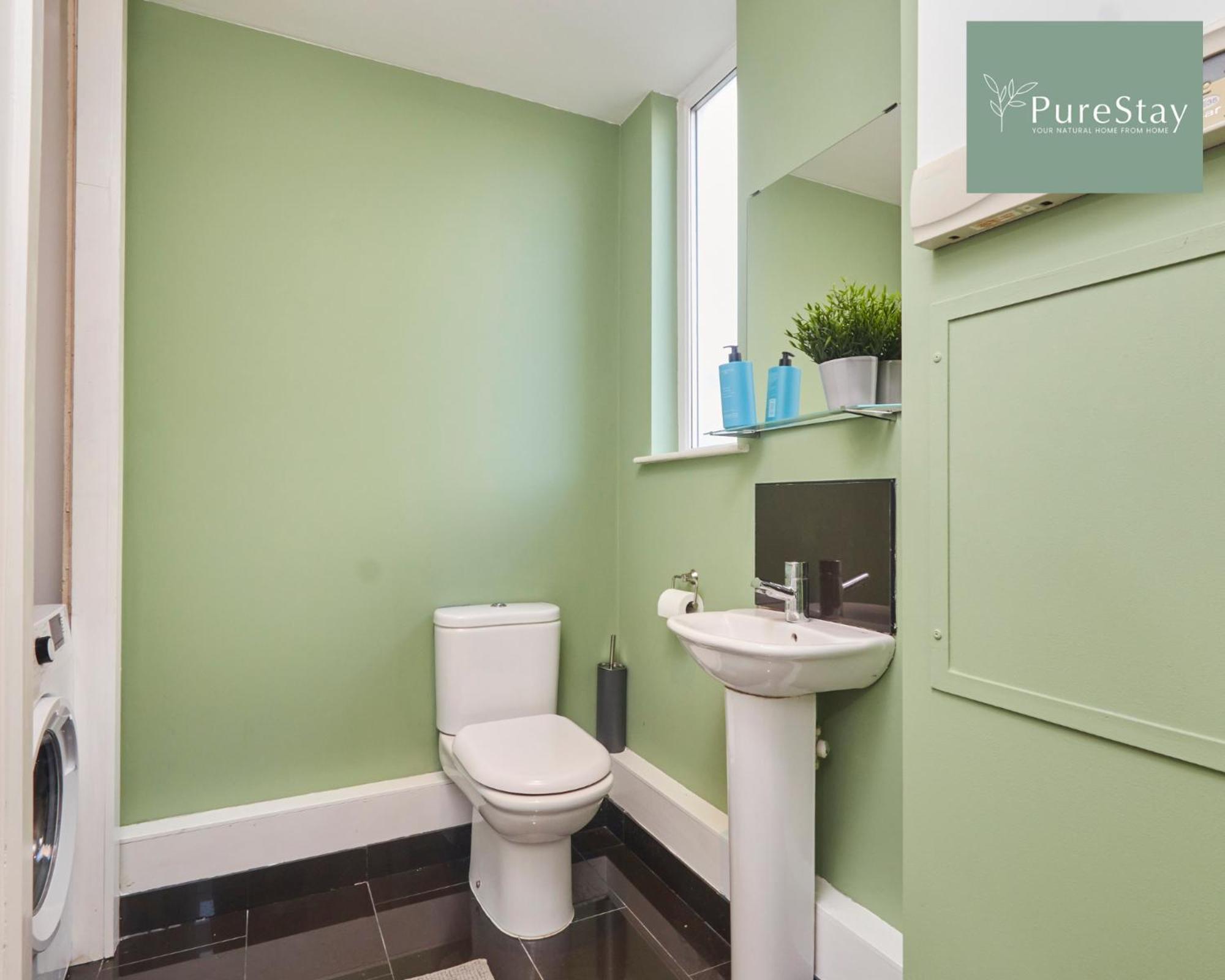 Superb House Manchester Near Etihad With Free Parking Sleeps 8 Екстер'єр фото